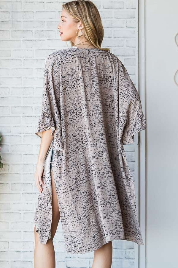 Geo Print Kimono w/ Ruffled Mid Sleeve